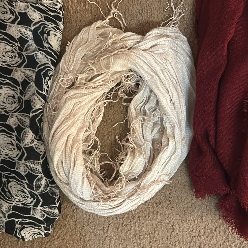 Scarf bundle - Picture 3 of 4